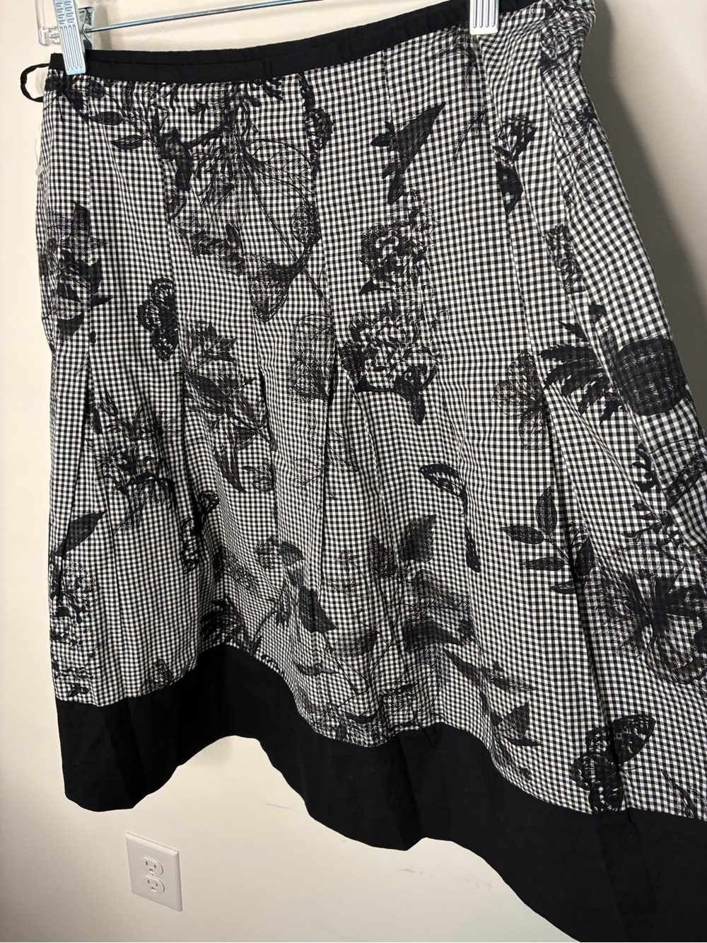 Talbots Women’s 12 Preppy, Goth Black & White Gingham Floral Preppy, Chic Skirt